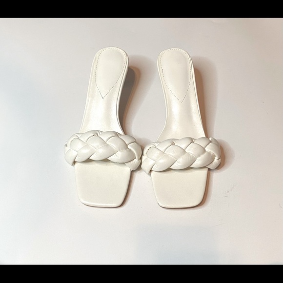 Low heels - Picture 1 of 3